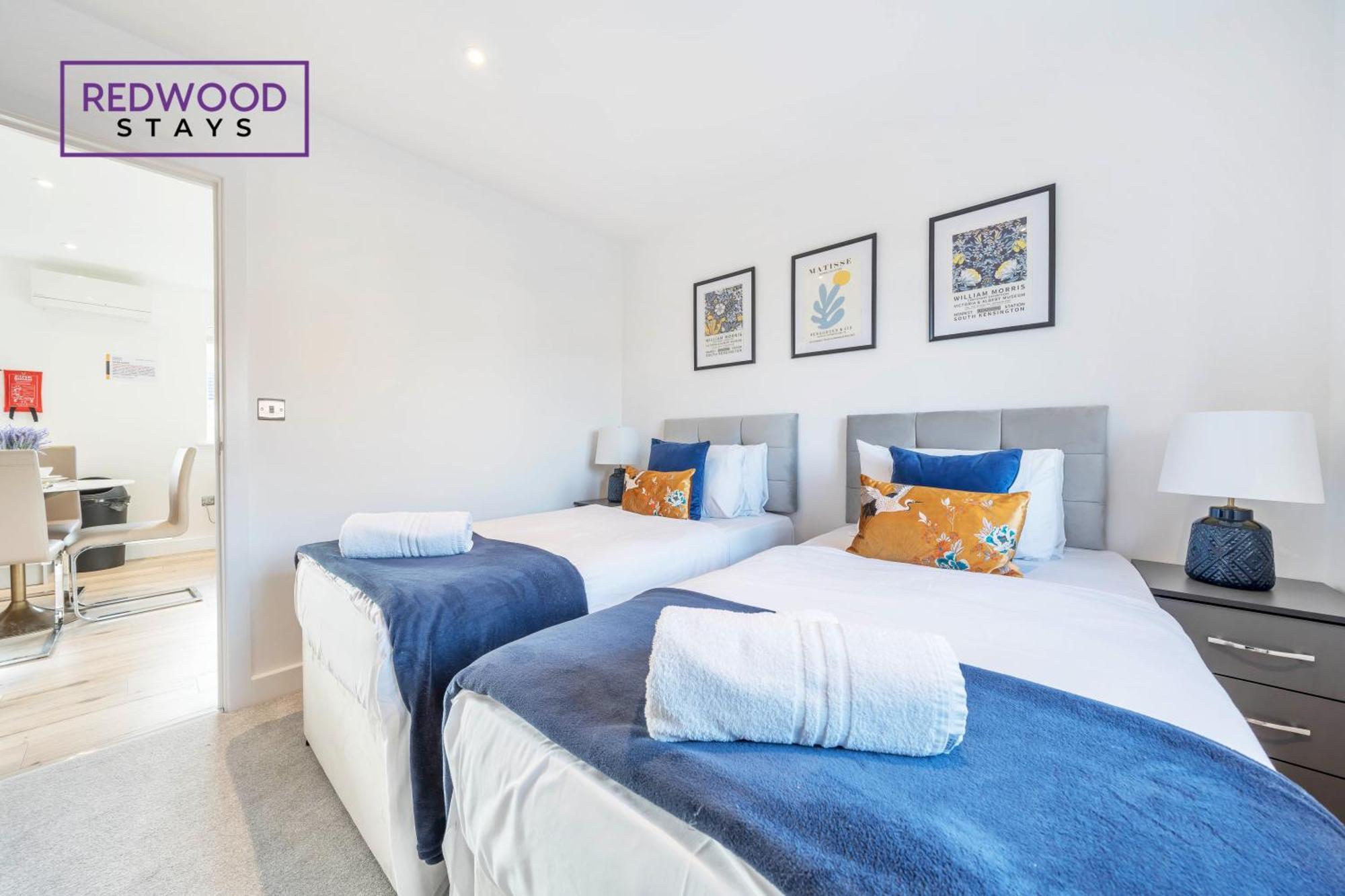 Modern Serviced Apartments For Contractors & Families With Free Parking, Wifi & Netflix By Redwood Stays ベージングストーク エクステリア 写真