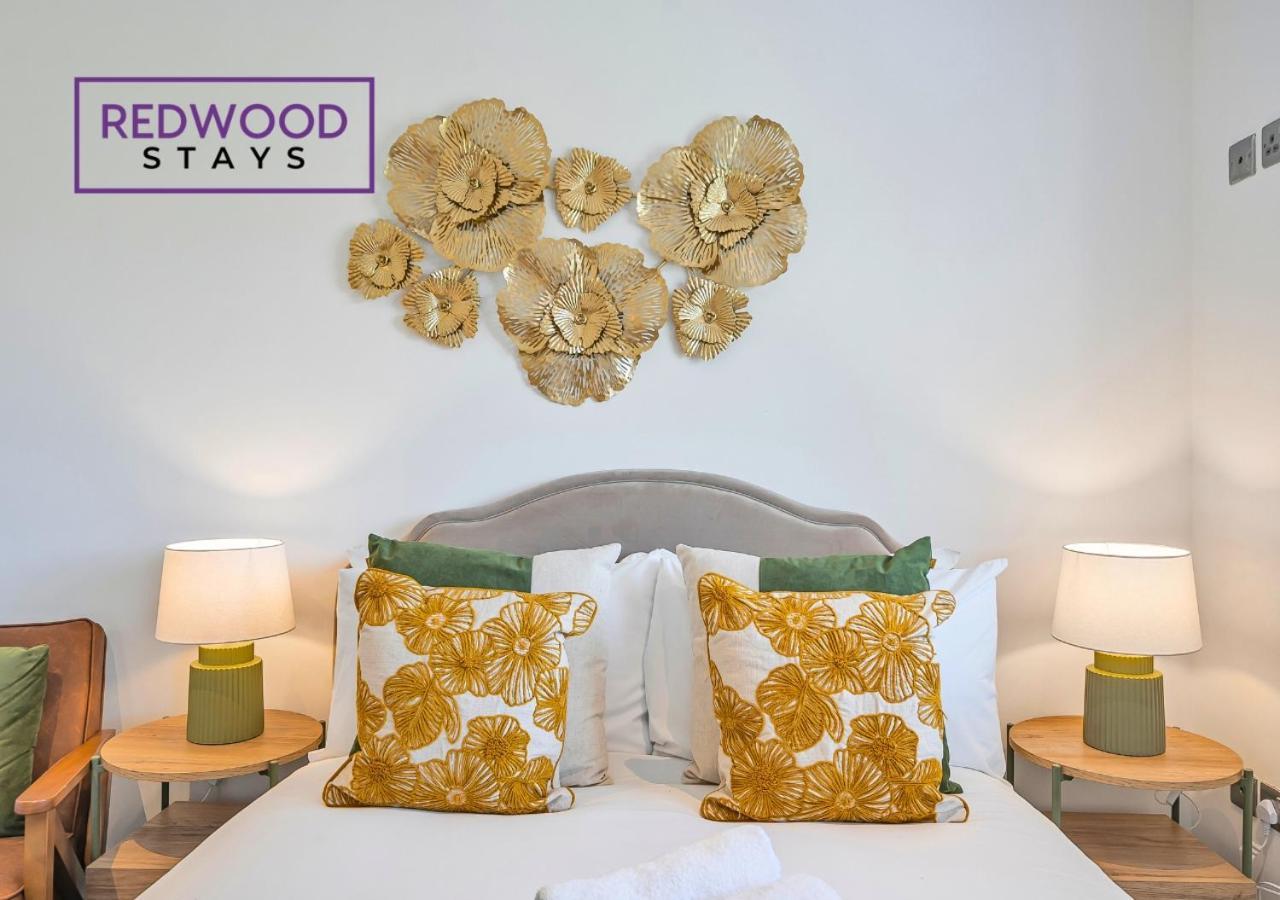 Modern Serviced Apartments For Contractors & Families With Free Parking, Wifi & Netflix By Redwood Stays ベージングストーク エクステリア 写真
